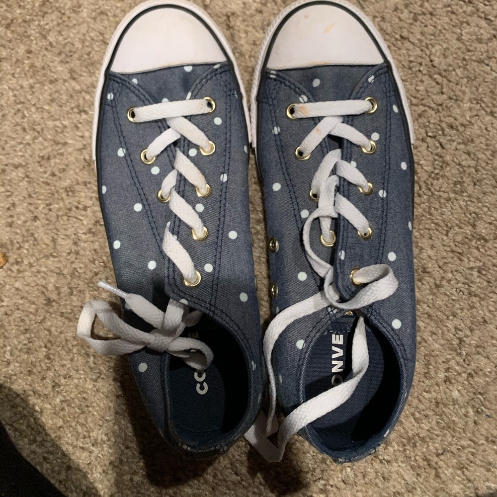 Girls converse